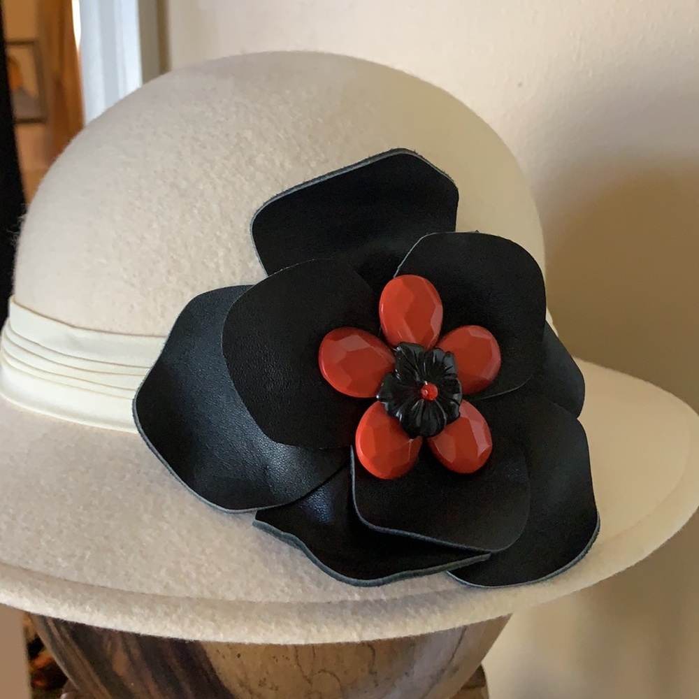 Large Black Suede Flower Pin fir dress, hats, etc - Picture 6 of 6